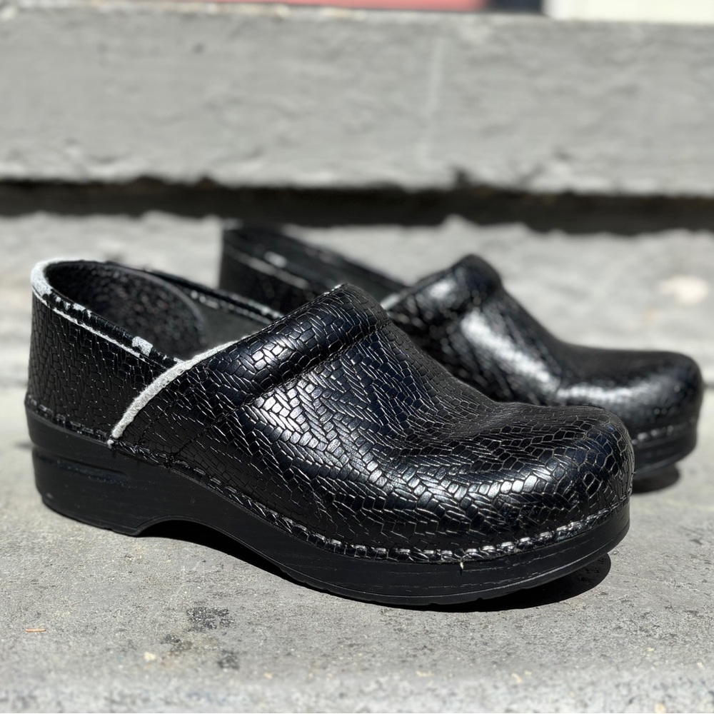 Dansko Women's Professional Clog Black Woven Leather | Size 38 / 7.5